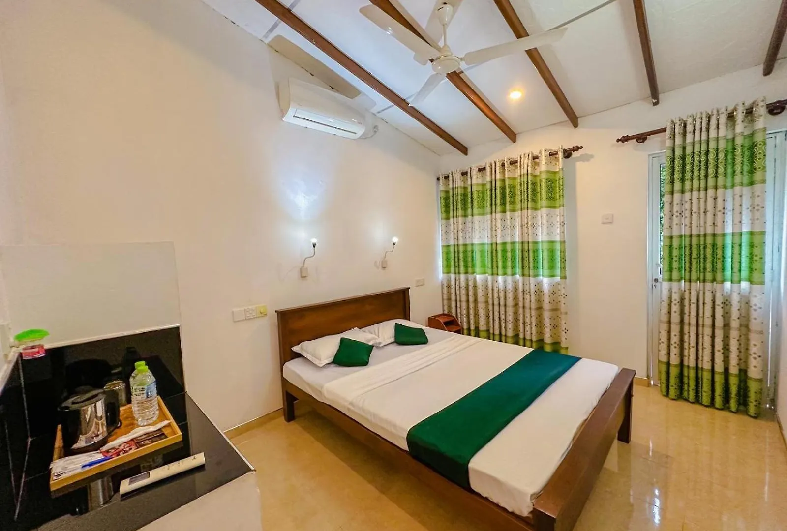 Ritzz Kandy Hotel 3*,